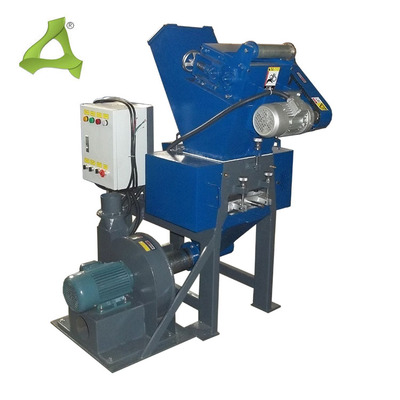 Machine side online automatic traction crusher