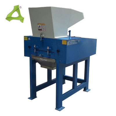 Particle crusher - customized feeding and discharging screw conveyor