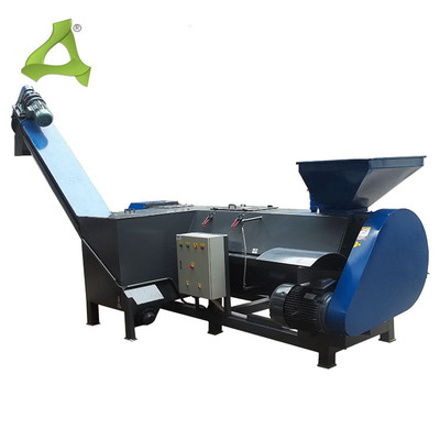 Closed type high-speed friction cleaning machine